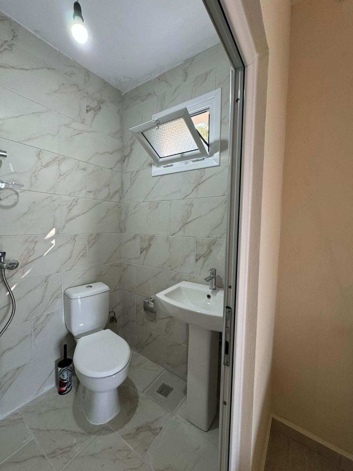 Miri Apartments Sarandë Exterior foto